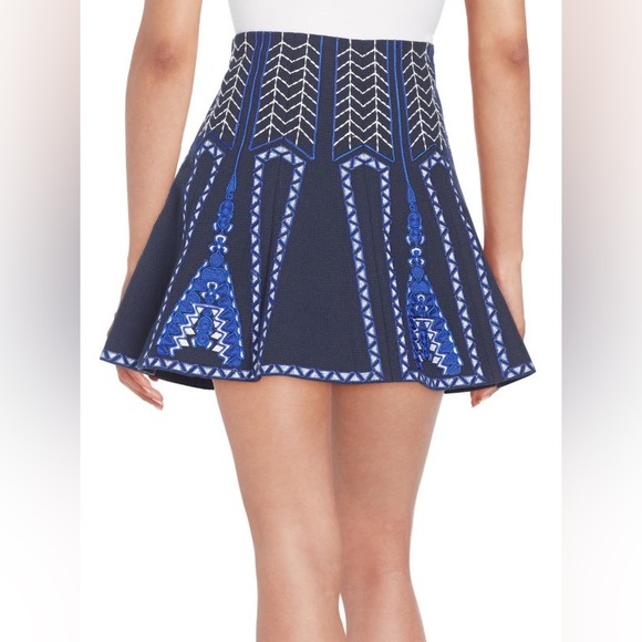 Bcbgmaxazria Bronwyn Skirt in Navy Multi worn by Emma Duval - Picture 2 of 9